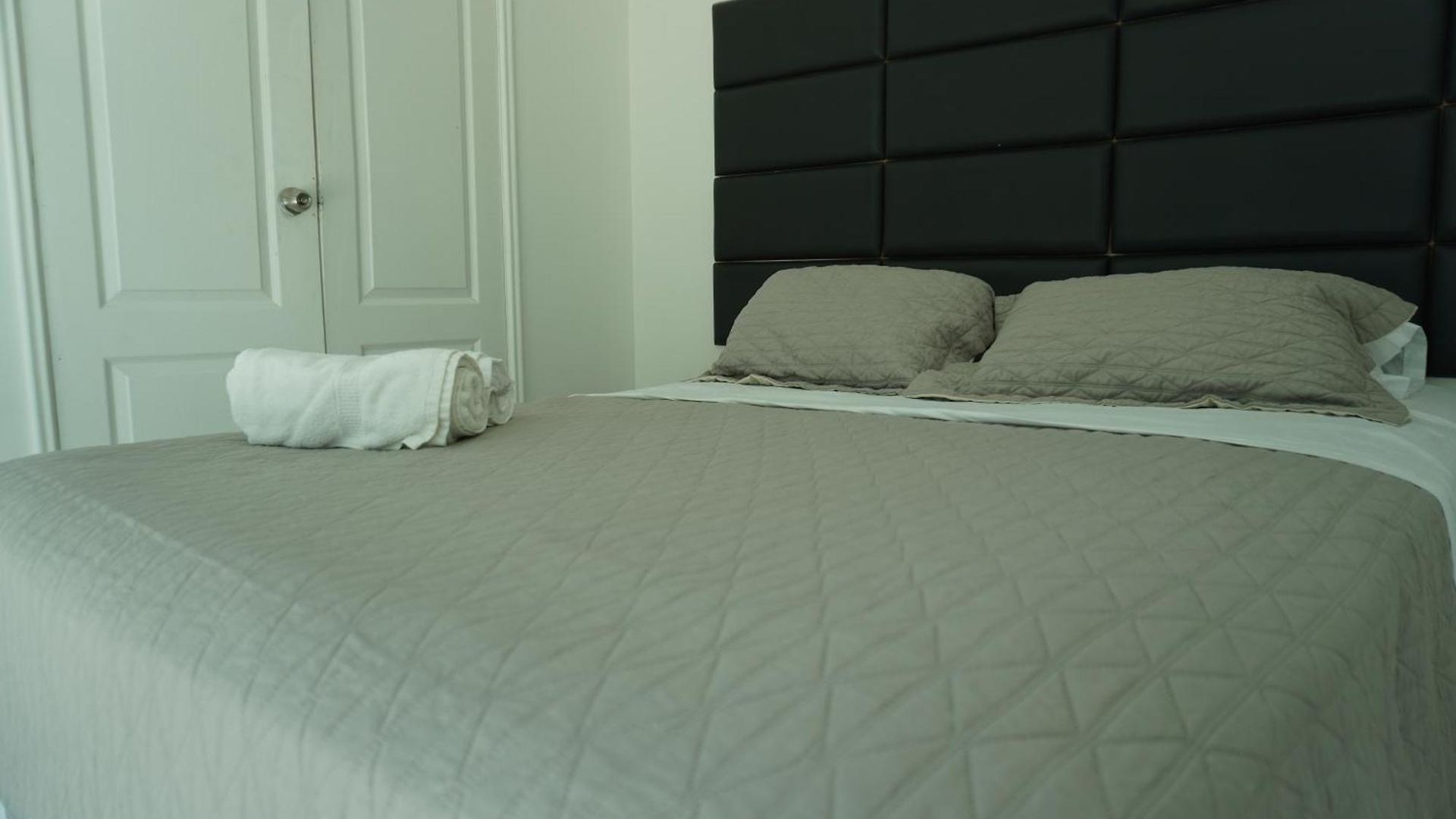 Luxury Beachfront Private Pool & Terrace * Cartagena