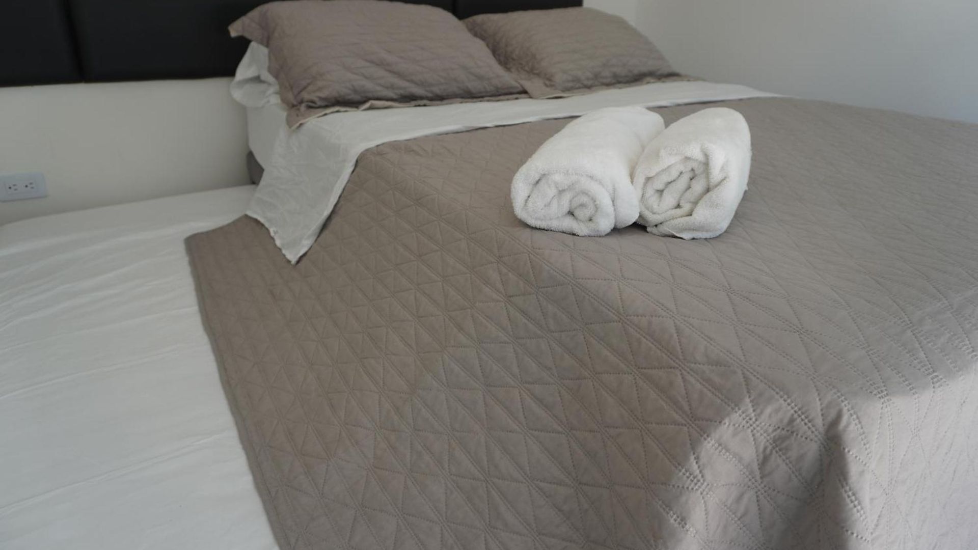 Luxury Beachfront Private Pool & Terrace Cartagena