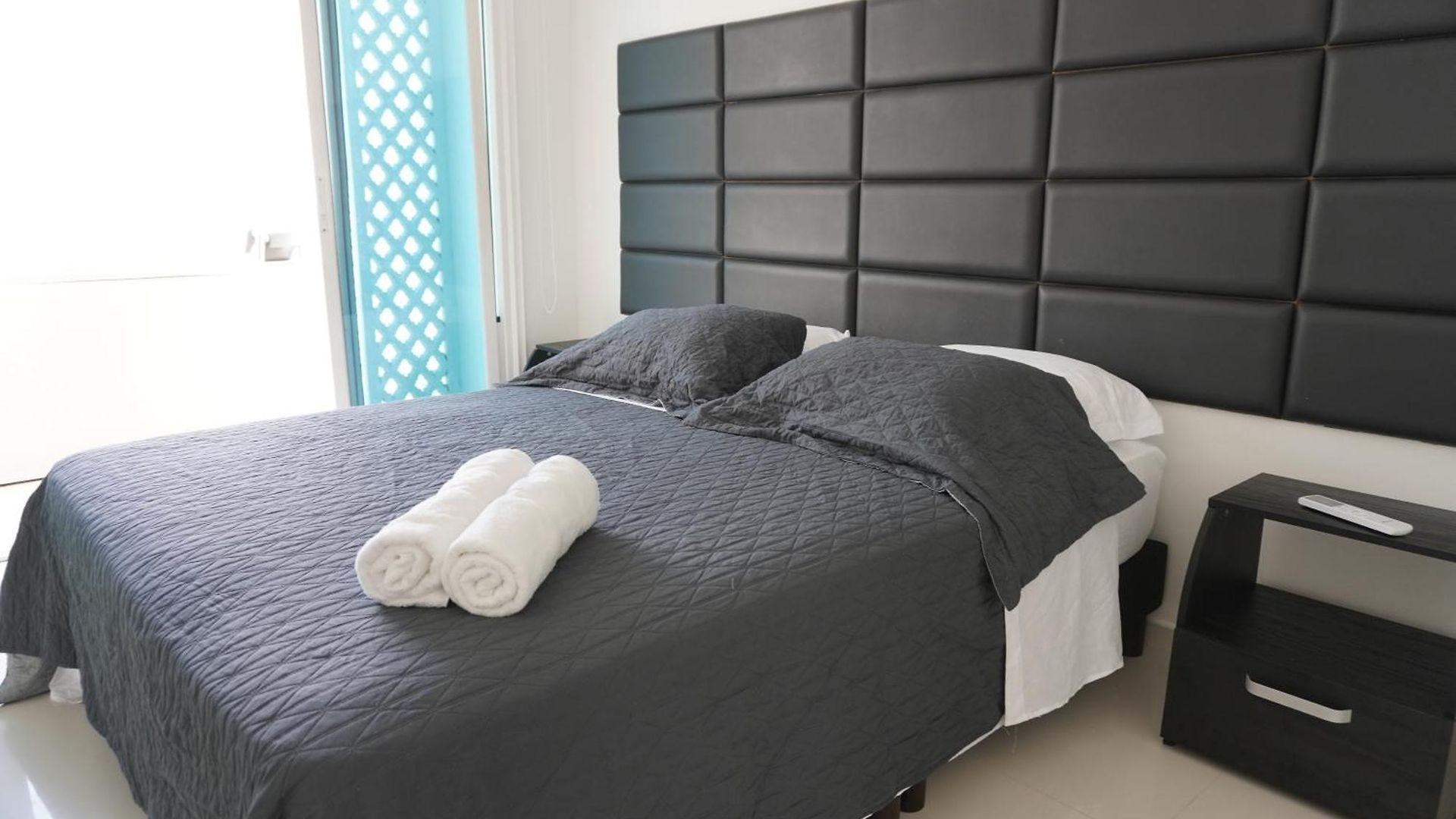 Luxury Beachfront Private Pool & Terrace Villa Cartagena