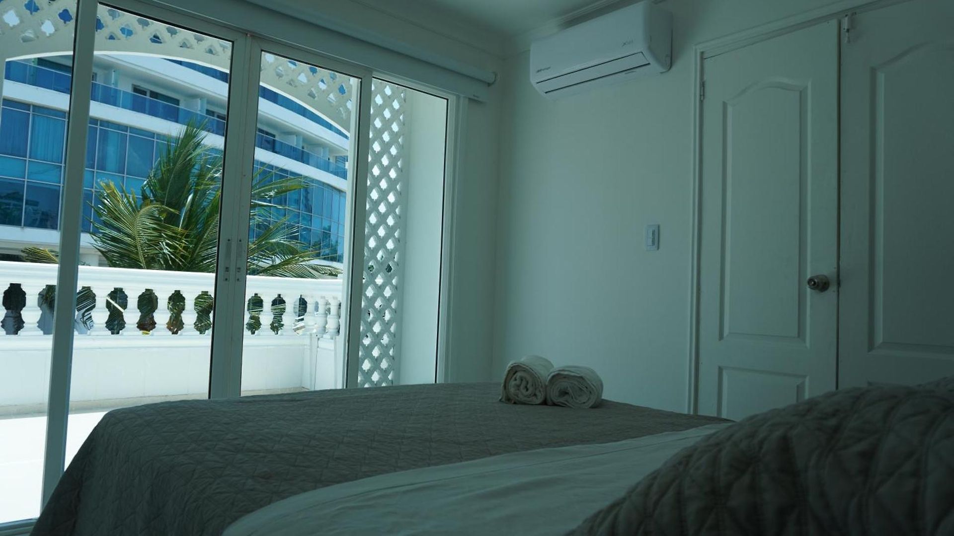 Luxury Beachfront Private Pool & Terrace