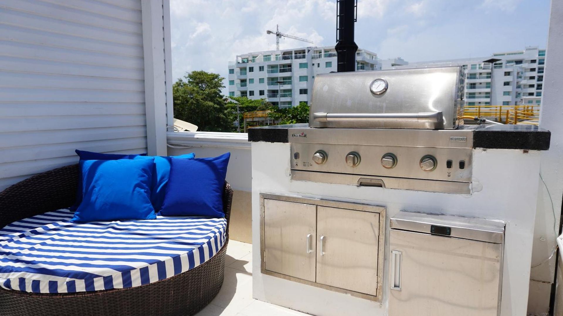 Villa Luxury Beachfront Private Pool & Terrace *