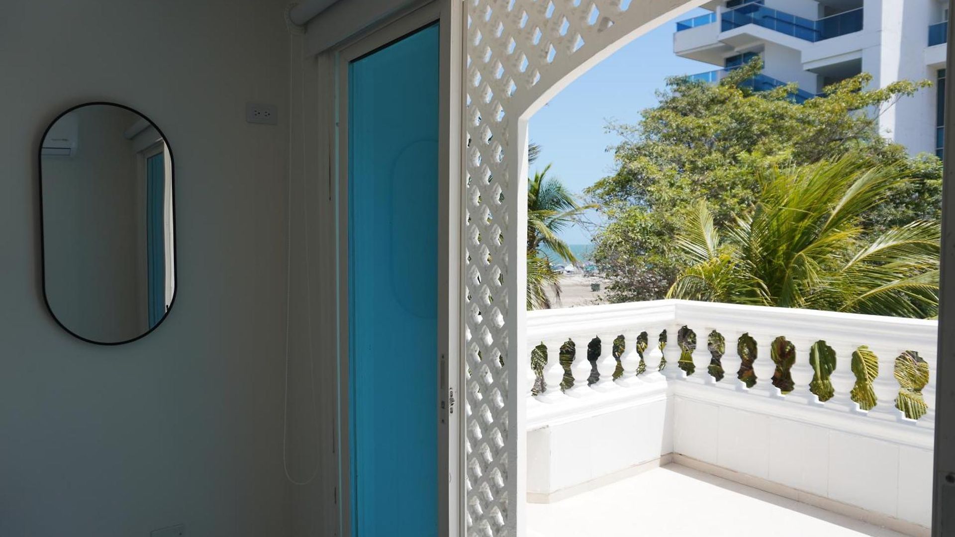 Villa Luxury Beachfront Private Pool & Terrace *