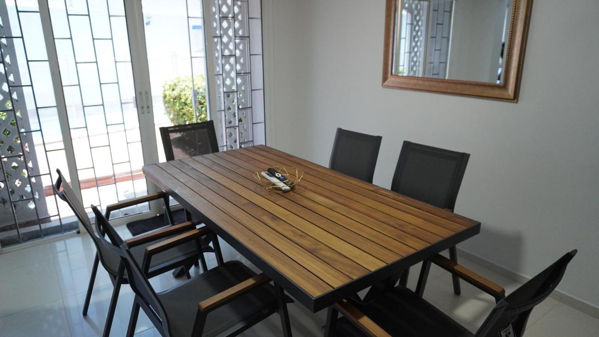 Villa Luxury Beachfront Private Pool & Terrace