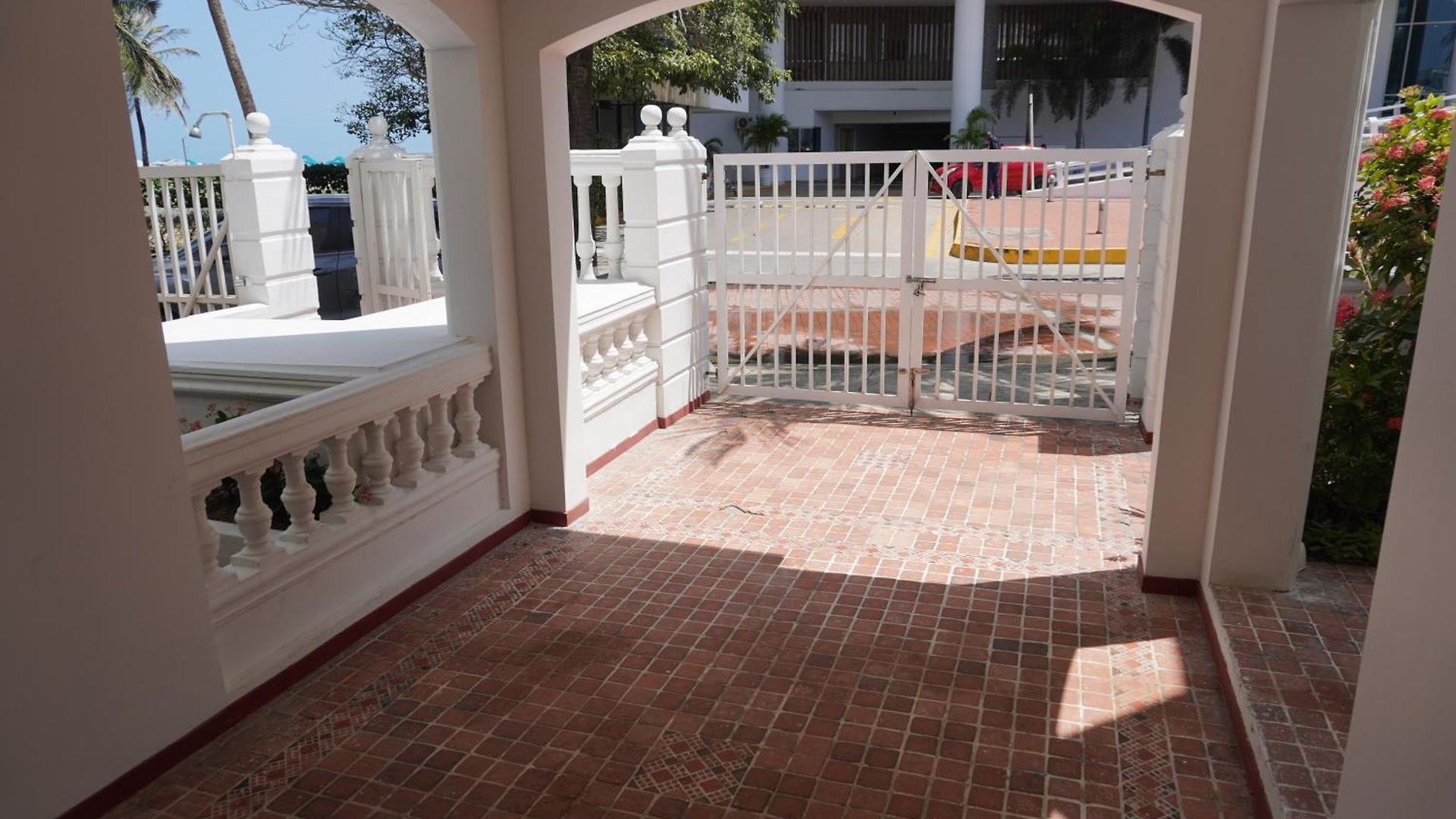 Luxury Beachfront Private Pool & Terrace Villa *