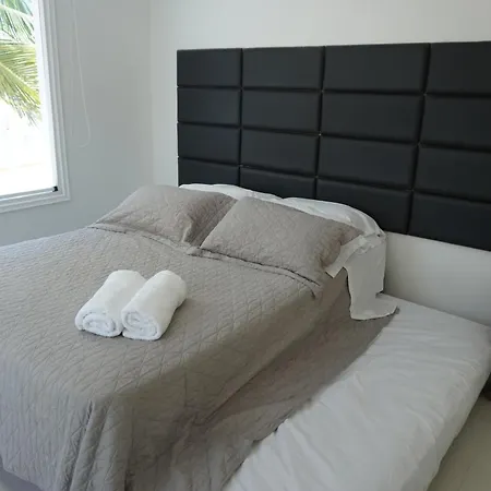 Villa Luxury Beachfront Private Pool & Terrace *