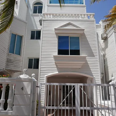 Luxury Beachfront Private Pool & Terrace